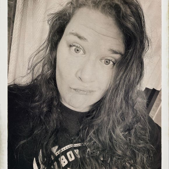 Meet your Posher, Collisa - Picture 1 of 1